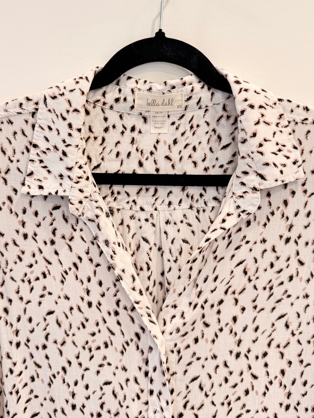 Bella Dahl Animal Print Rayon Button Down Shirt White Camel Black Size XS